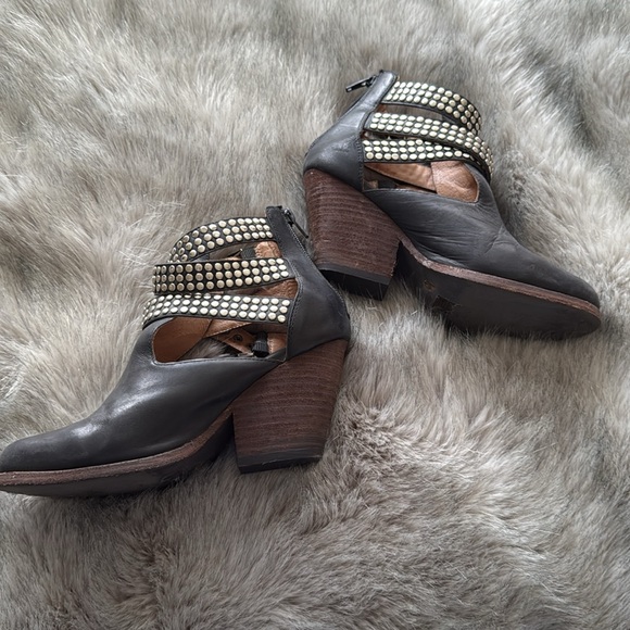 Jeffrey Campbell studded bootie. - Picture 2 of 9